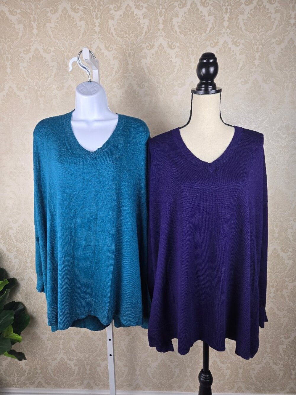 Lane Bryant Sz 22/24 Sweater Bundle 2 Piece (Blue/Purple, Green) Vneck Pullover